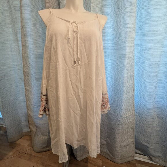 Ava & Viv Dresses & Skirts - Ava & Viv fully lined white boho dress with embroidered sleeves - Size 3X
